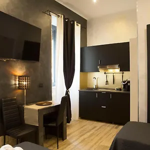Jadore Monic , Roma Italia
